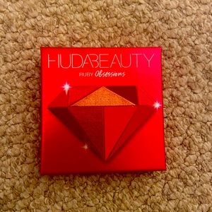 Huda Beauty Ruby Obsession Eye Shadow